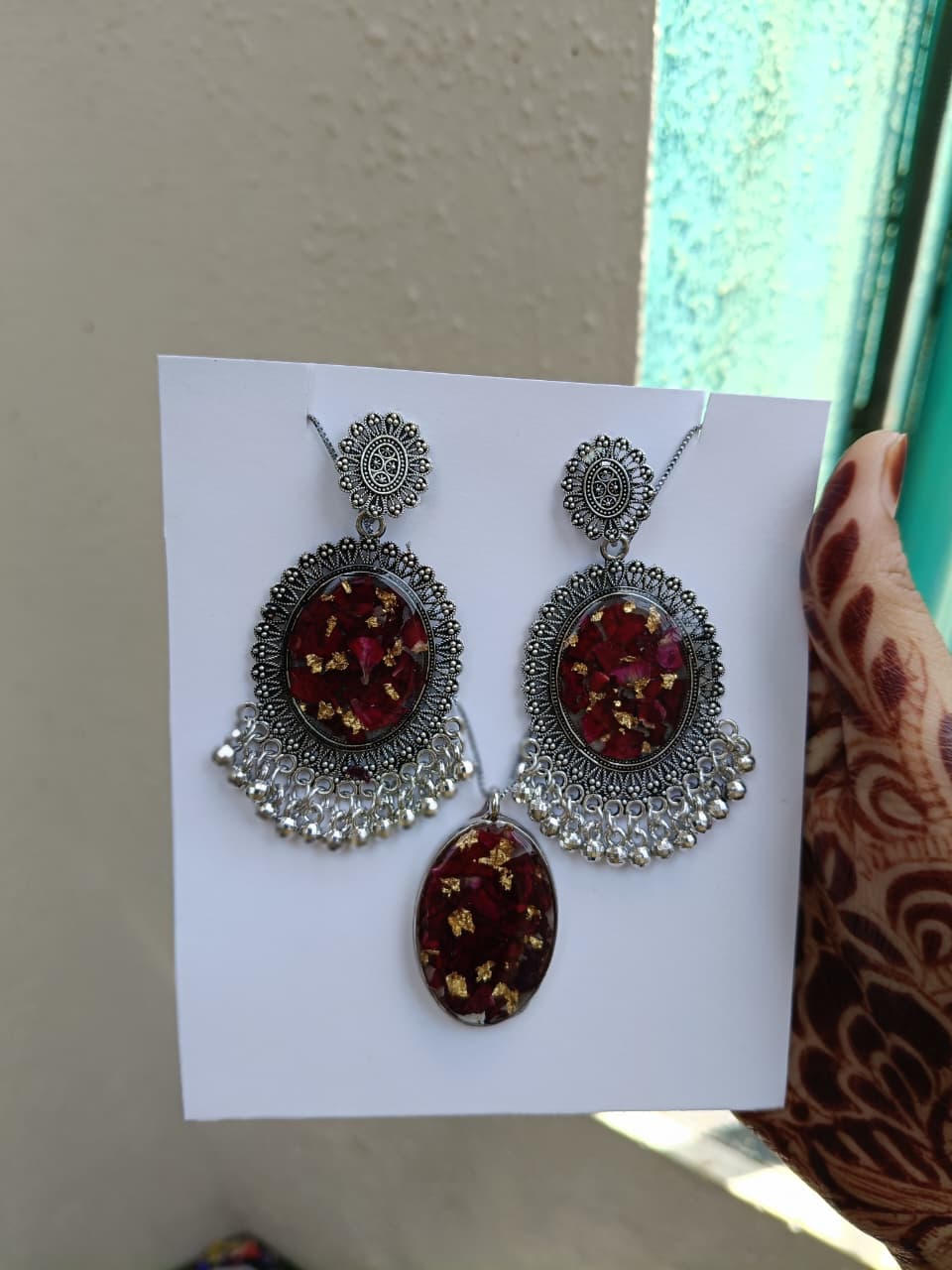Regal Real Rose Resin Bridal Set