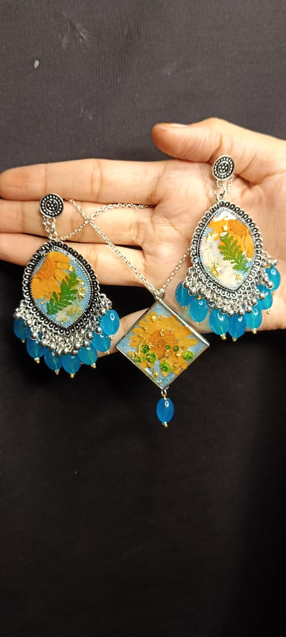 Sunflower Sky Resin Jewelry Set (Earrings & Pendant)