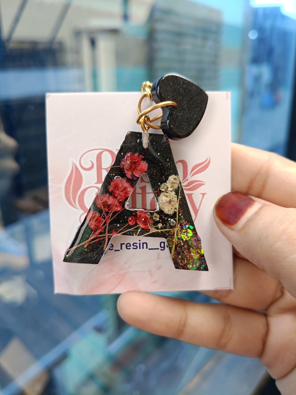 ✨ Customized Resin Alphabet Keychain – A Edition