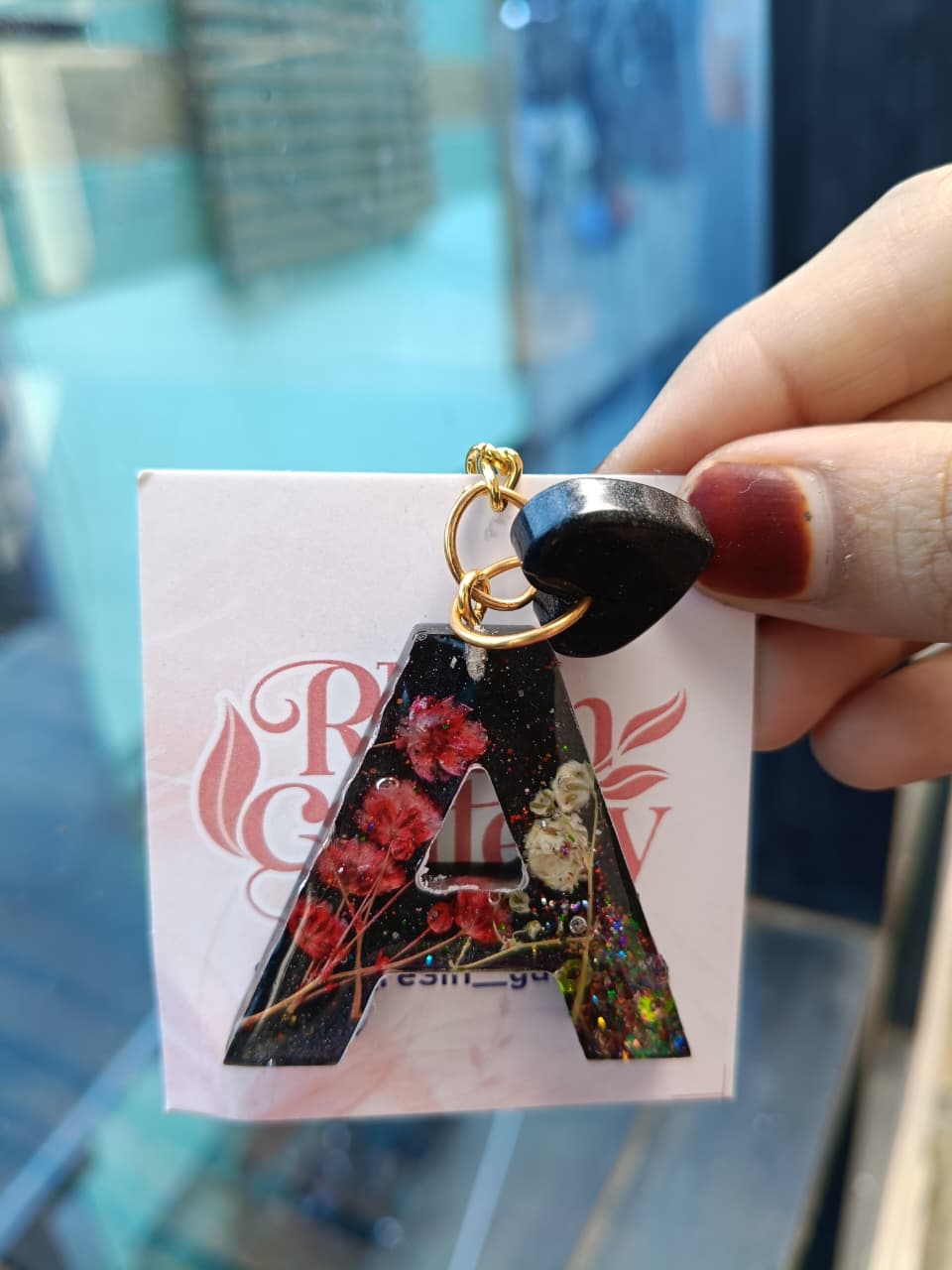 ✨ Customized Resin Alphabet Keychain – A Edition