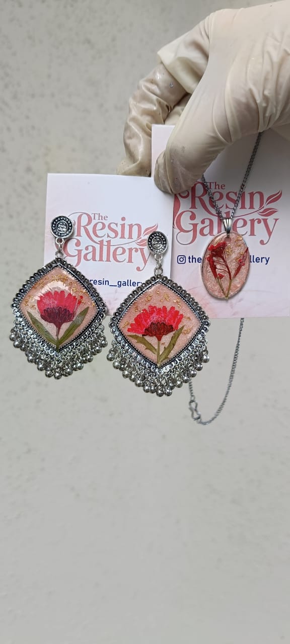 Blossom Elegance Resin Jewelry Set