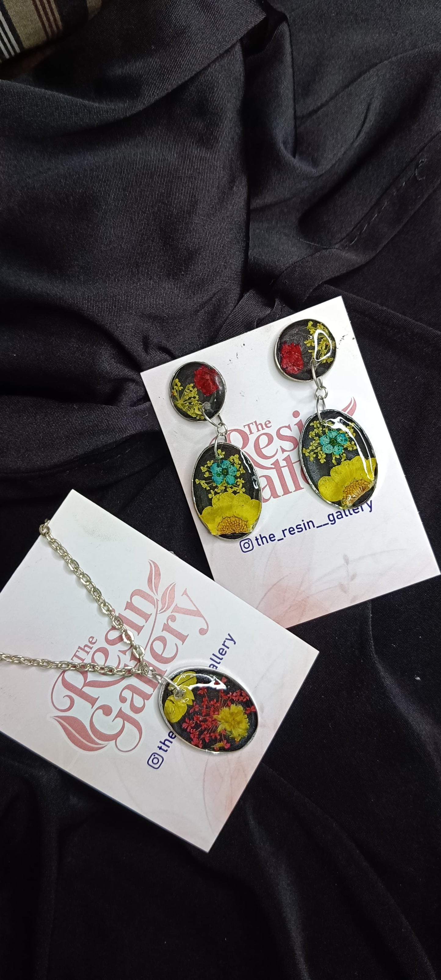Bloom Essence Resin Jewelry Set – Floral Elegance