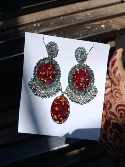 Regal Real Rose Resin Bridal Set
