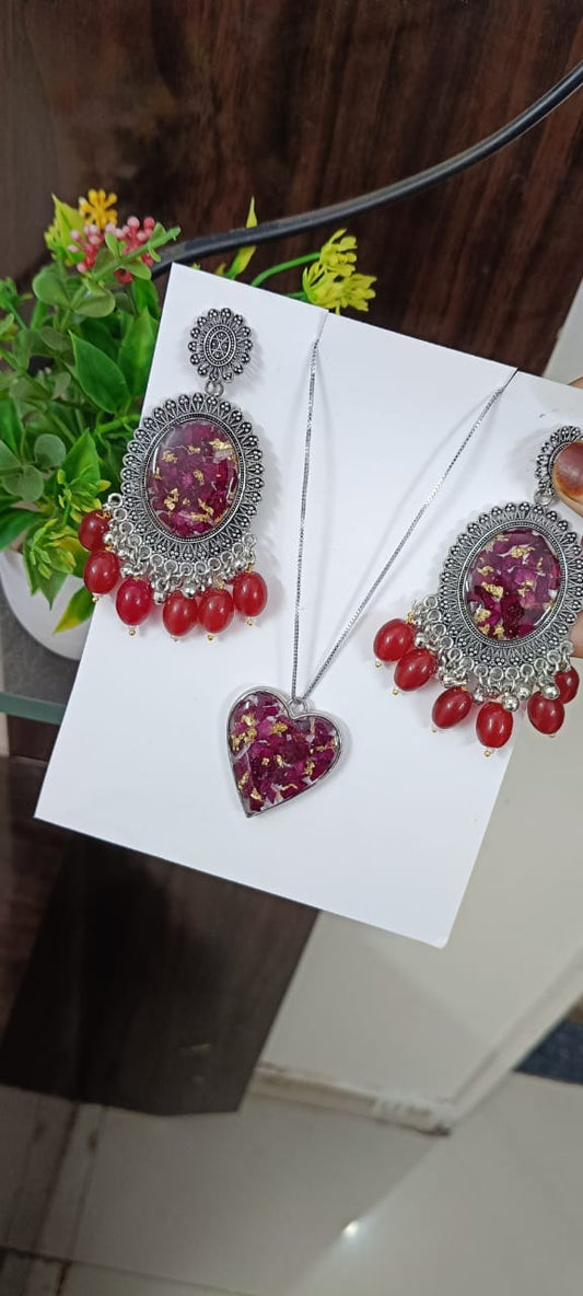Eternal Rose Resin Jewelry Set – Handcrafted Earrings & Heart Pendant