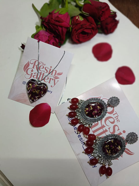 Eternal Rose Resin Jewelry Set – Handcrafted Earrings & Heart Pendant