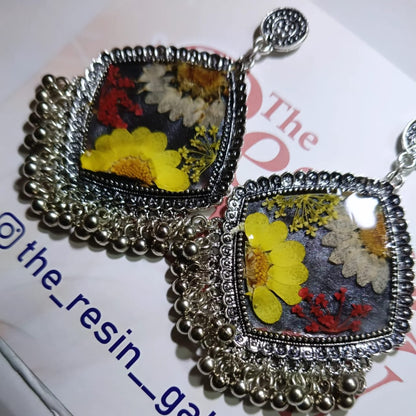 Floral Charm Antique Resin Earrings