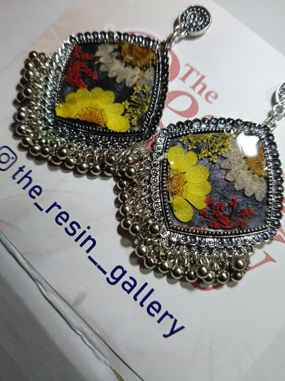 Floral Charm Antique Resin Earrings