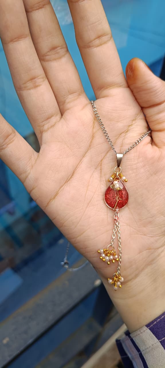 Crimson Resin Bloom Jewelry Set (Necklace & Earrings)