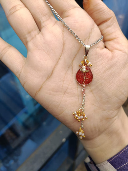 Crimson Resin Bloom Jewelry Set (Necklace & Earrings)