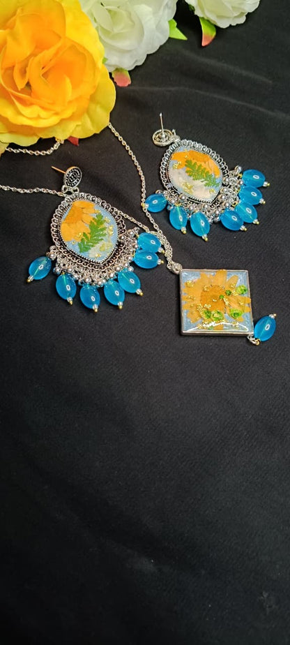 Sunflower Sky Resin Jewelry Set (Earrings & Pendant)