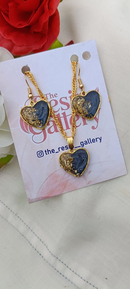 Black & Gold Heart Resin Jewelry Set ( Earings & Pendent )