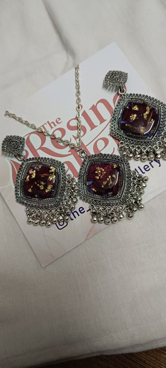 Royal Bloom Resin Earrings & Pendant Set – Oxidized Silver Finish
